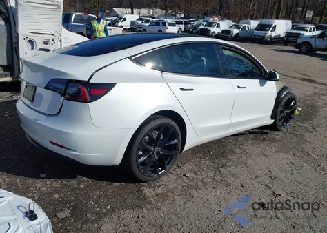2023 Tesla Model 3 Rear-Wheel Drive z USA, uszkodzony, nr VIN 5YJ3E1EA2PF603744